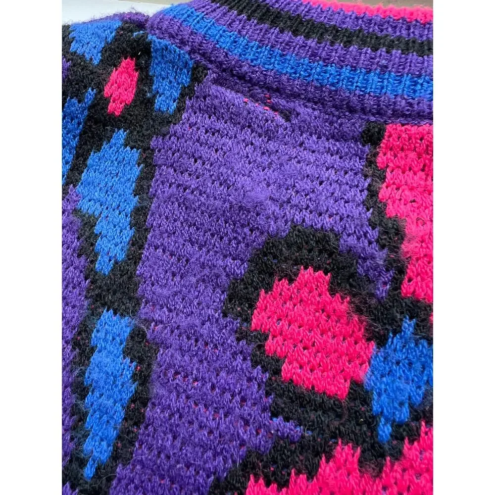 Vintage Abstract Flower Art Pattern Knit Sweater M Contemporary Purple Pink Blue